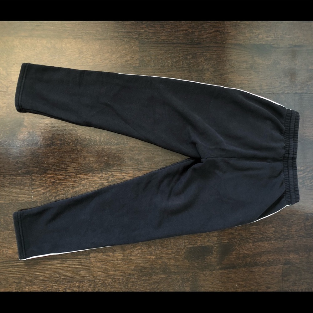Aritzia/TNA black sweatpants - Picture 3 of 6